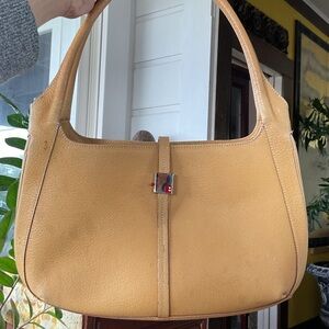 BALLY Elegant Tan Leather Handbag (minor callouts)